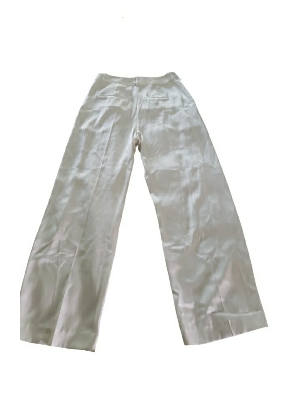 NWT Aritzia The Effortless Pant Satin- 10 - Picture 4 of 9